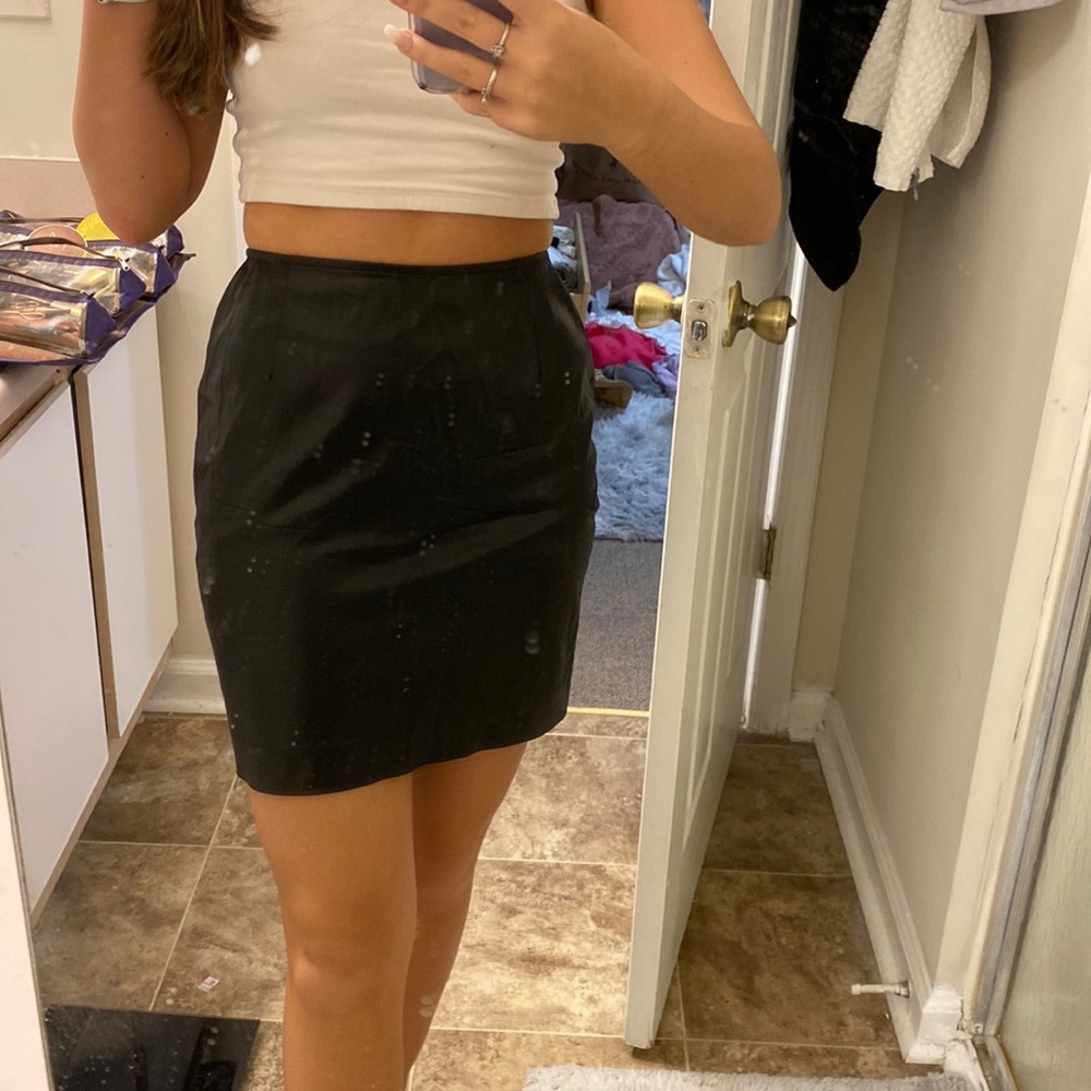 Super cute black leather skirt